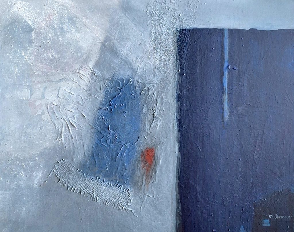 Abstraktes Acrylgemälde in kühlen Blau- und Grautönen mit dunklem Block rechts, schmalen vertikalem Lichtspalt und kleinem rostfarbenen Akzent, 80 x 100 cm.